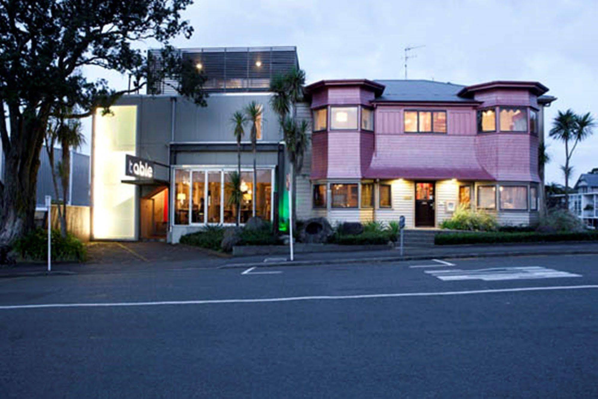 Nice Hotel New Plymouth Exterior photo